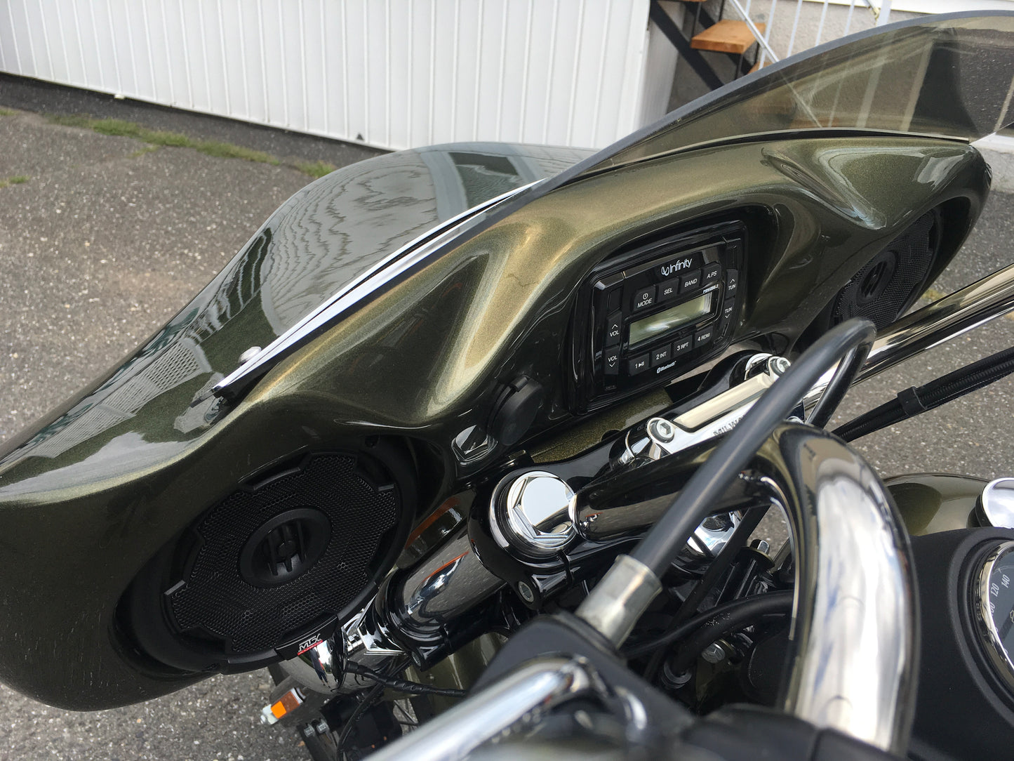 SM FAIRING STREET-BOB (2 SPEAKERS+RADIO)