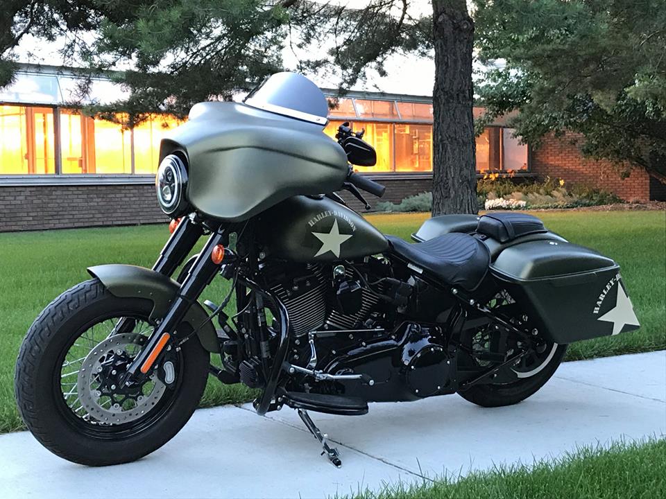 QUATTRO FAIRING SOFTAIL SLIM (4-SPEAKERS+RADIO)